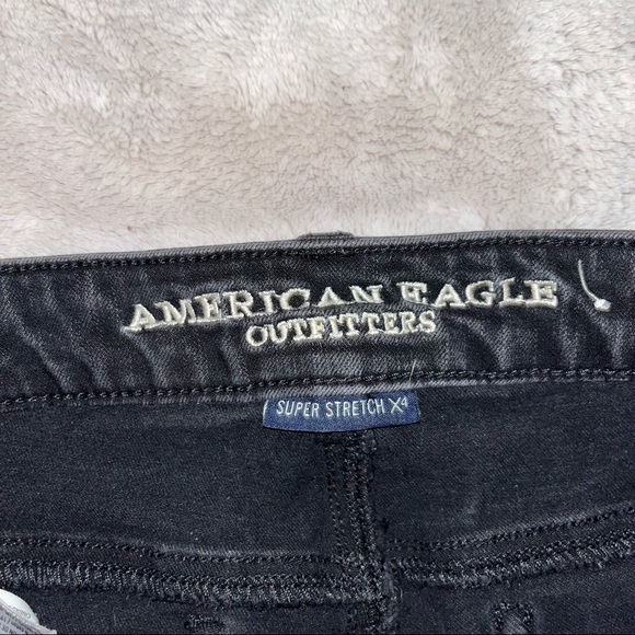 Black American Eagle Super Stretch Skinny Mid-Rise Jeans - Picture 3 of 5